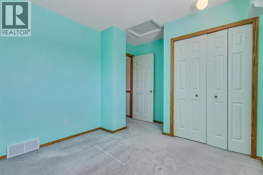 26 River Rock Crescent SE