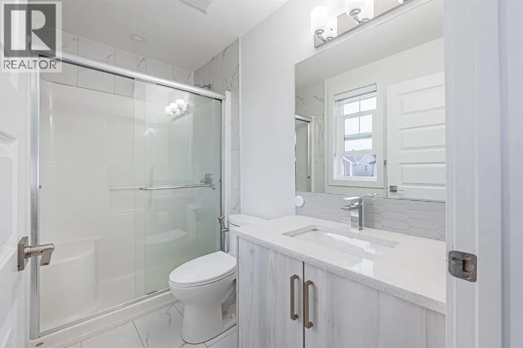 112 Midtown Close SW