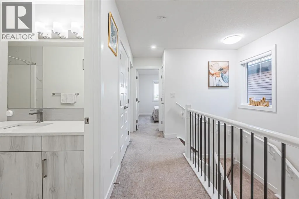 112 Midtown Close SW