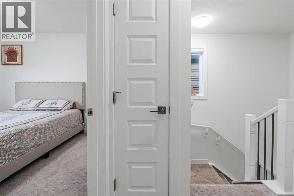 112 Midtown Close SW