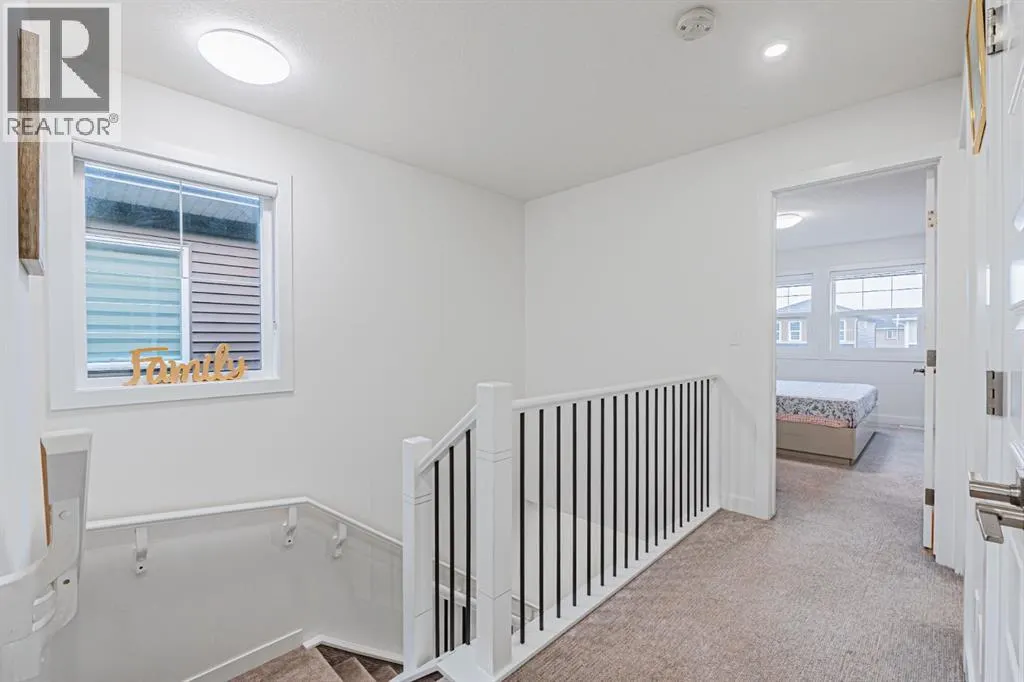 112 Midtown Close SW