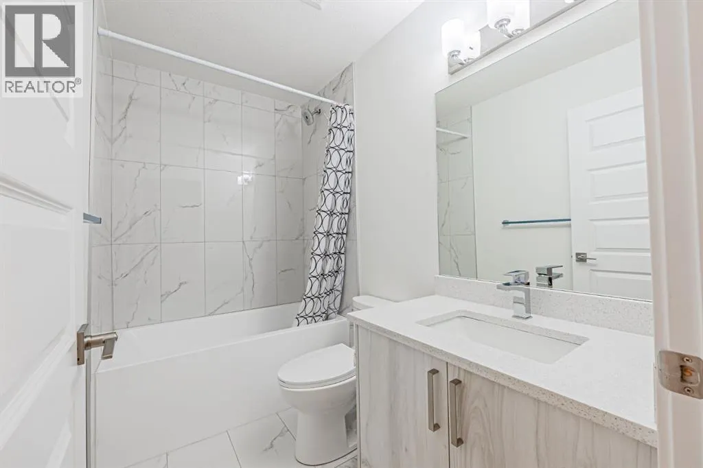 112 Midtown Close SW