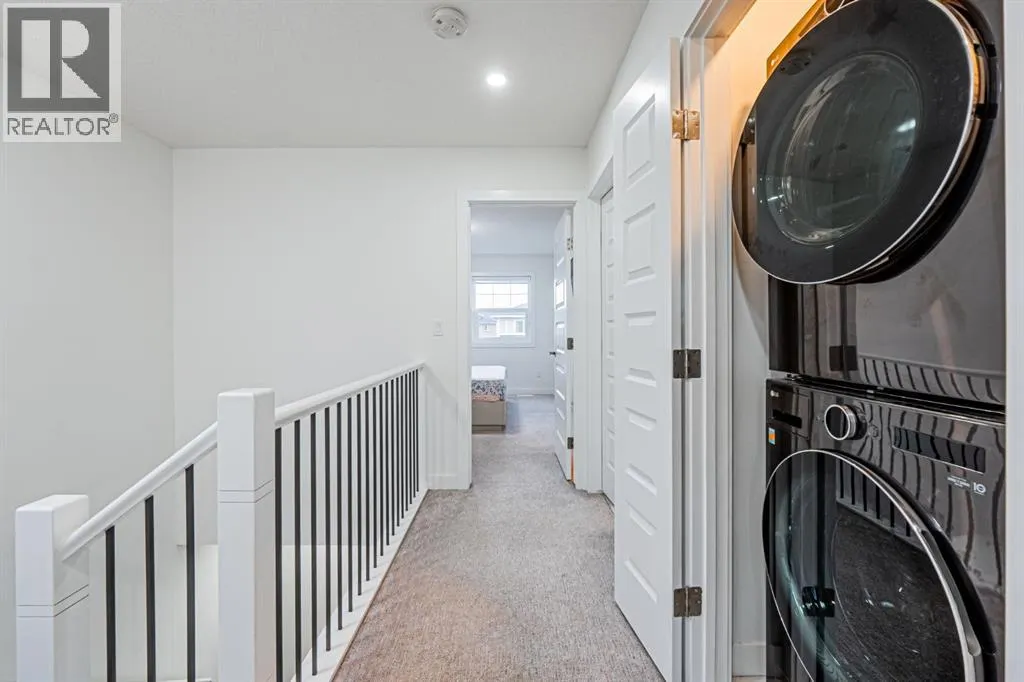 112 Midtown Close SW