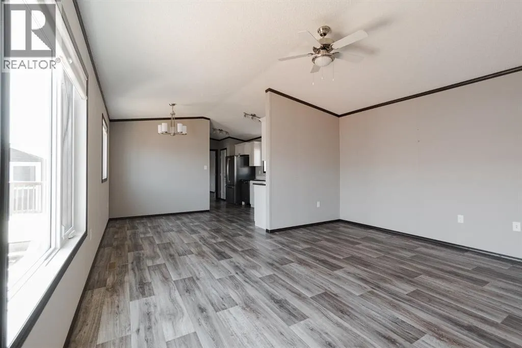 280 Clausen Crescent