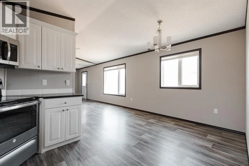 280 Clausen Crescent