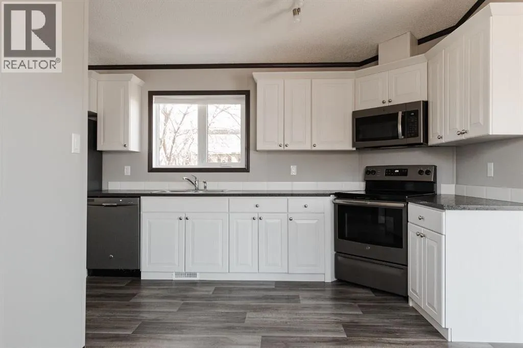 280 Clausen Crescent