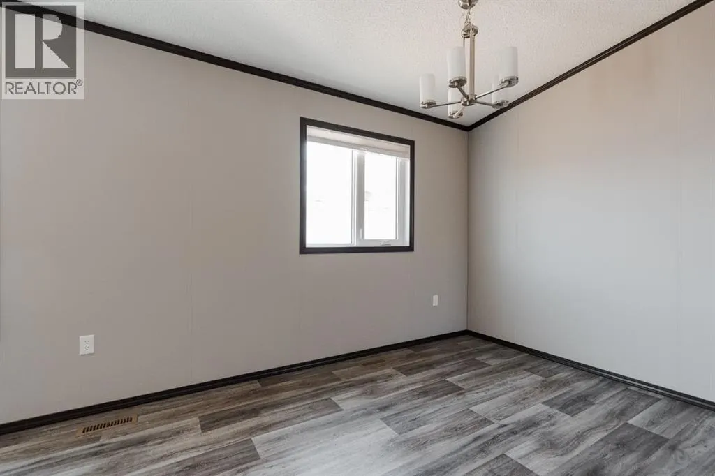 280 Clausen Crescent