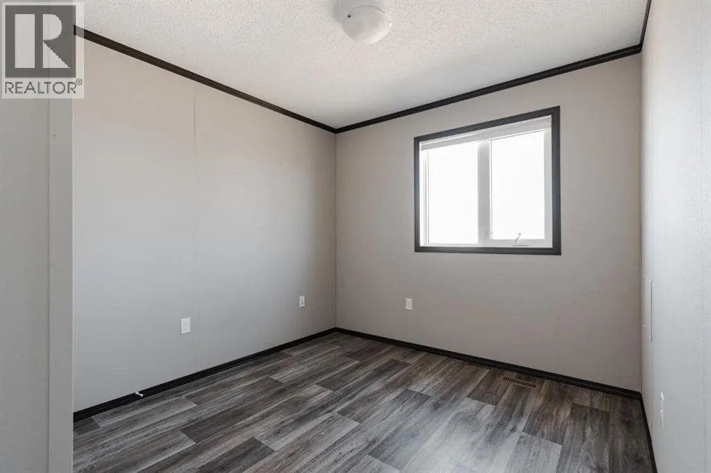 280 Clausen Crescent