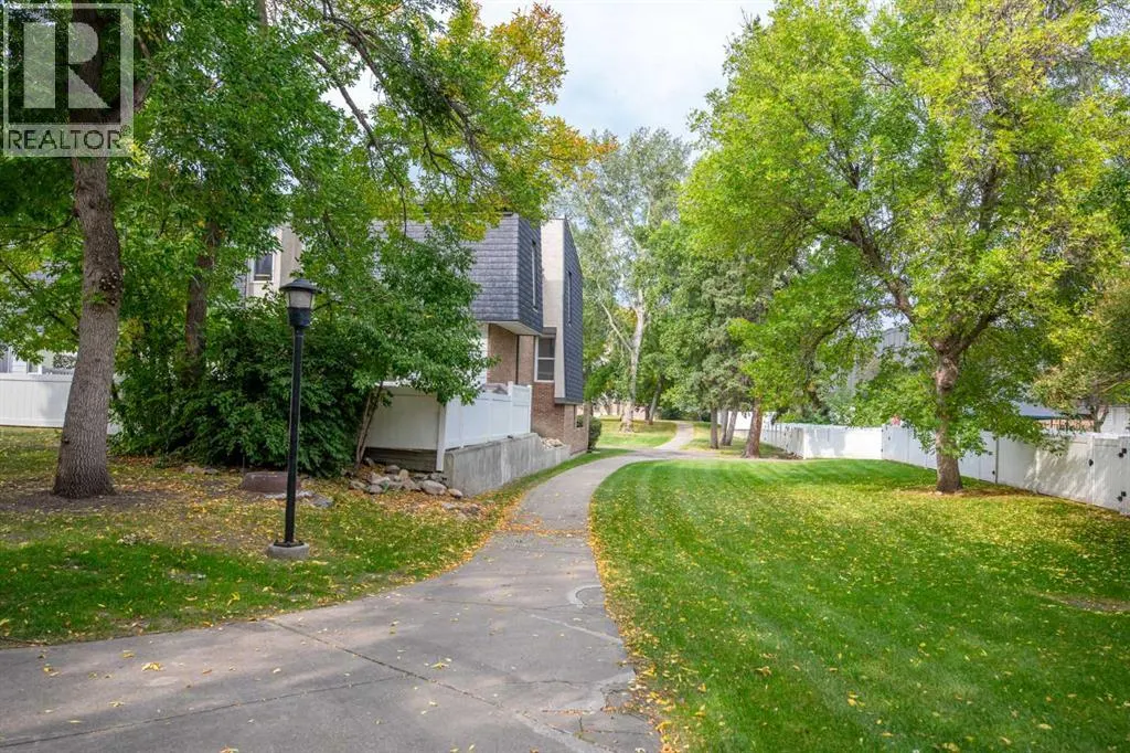 352 Brae Glen Road SW