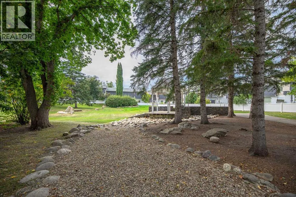 352 Brae Glen Road SW