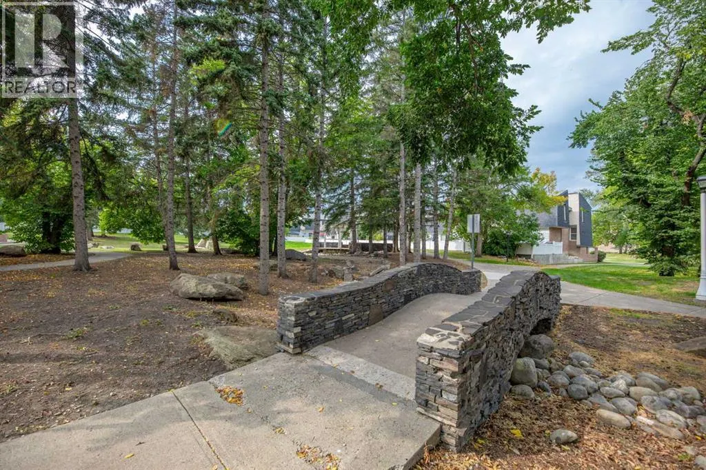 352 Brae Glen Road SW