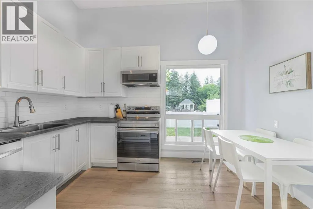 352 Brae Glen Road SW