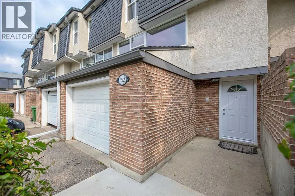 352 Brae Glen Road SW