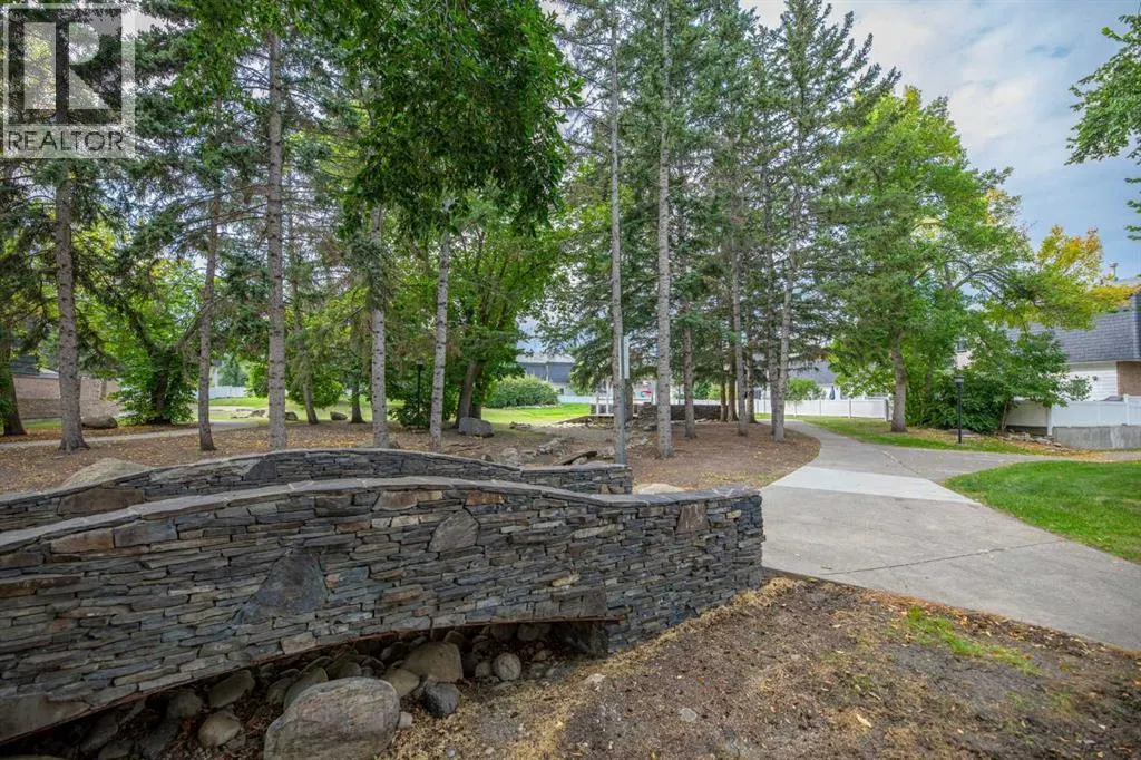 352 Brae Glen Road SW