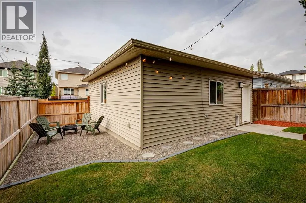 22 Drake Landing Boulevard