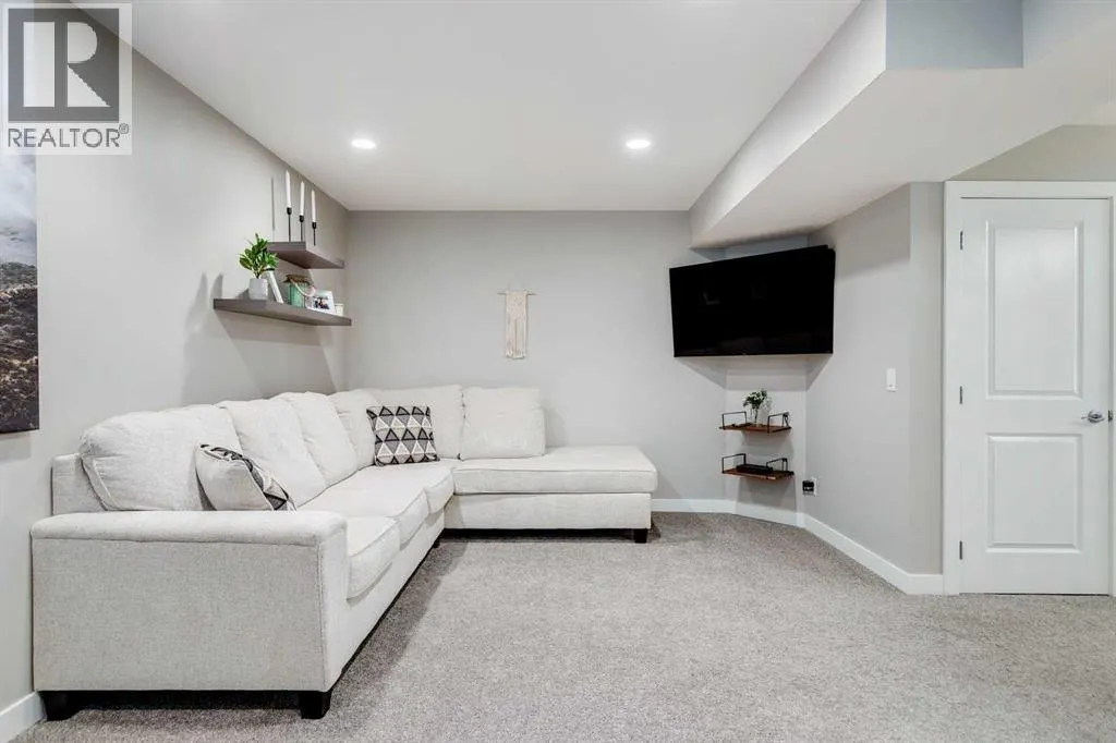 22 Drake Landing Boulevard