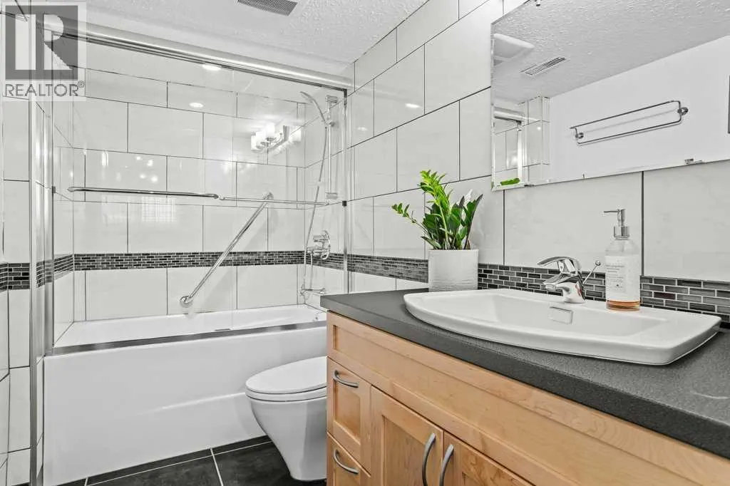 319 Hoodoo Crescent