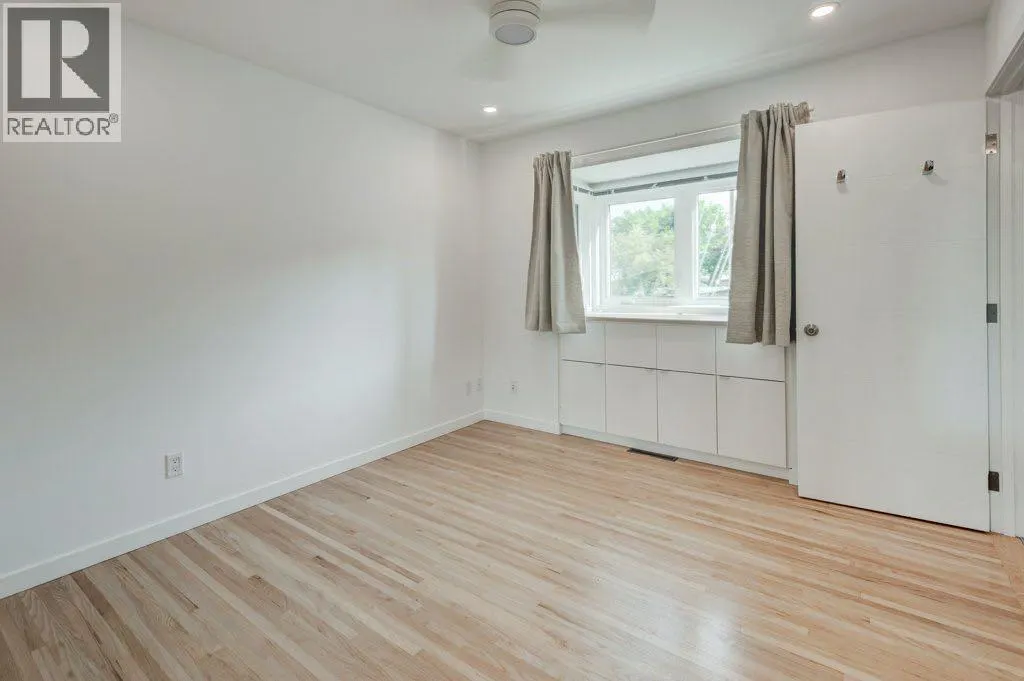 112 Selkirk Drive SW