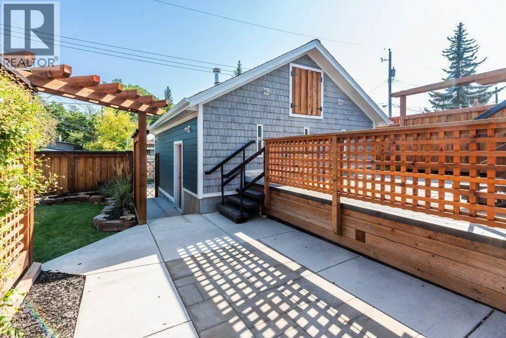 112 Selkirk Drive SW