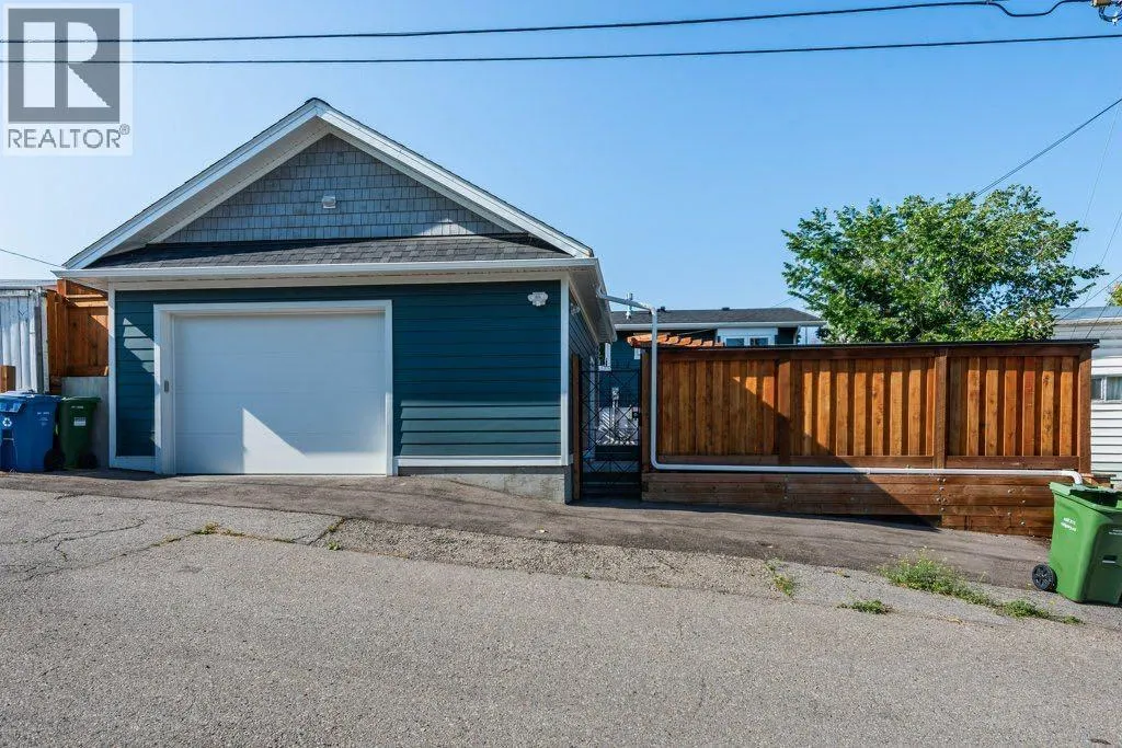 112 Selkirk Drive SW