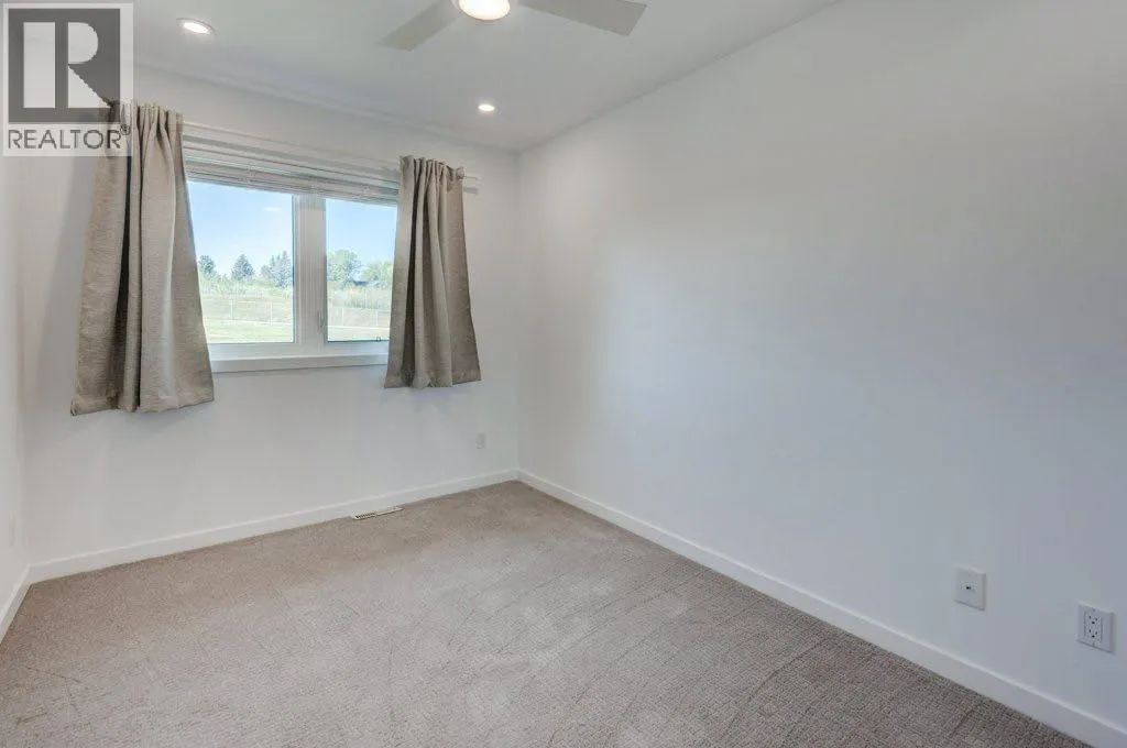 112 Selkirk Drive SW