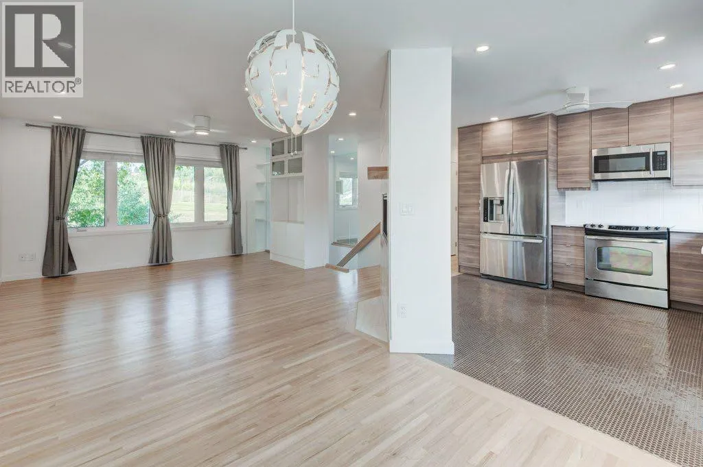 112 Selkirk Drive SW
