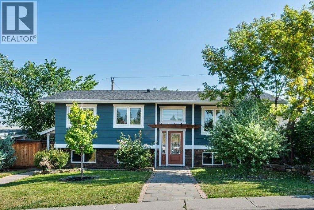 112 Selkirk Drive SW