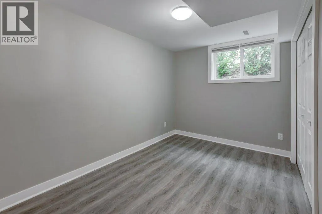 112 Selkirk Drive SW