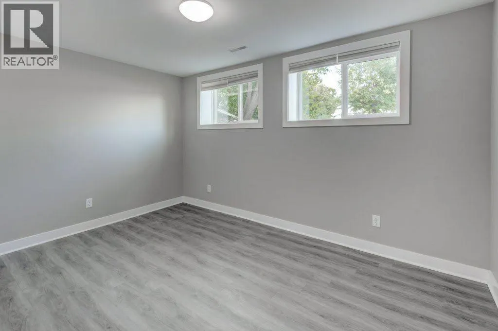 112 Selkirk Drive SW