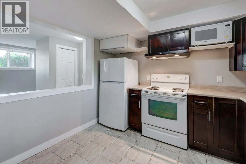 112 Selkirk Drive SW