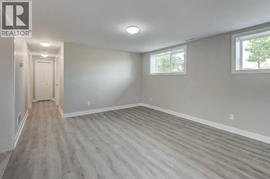 112 Selkirk Drive SW