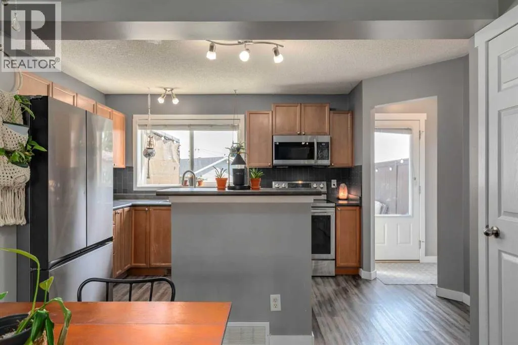 370 Elgin View SE