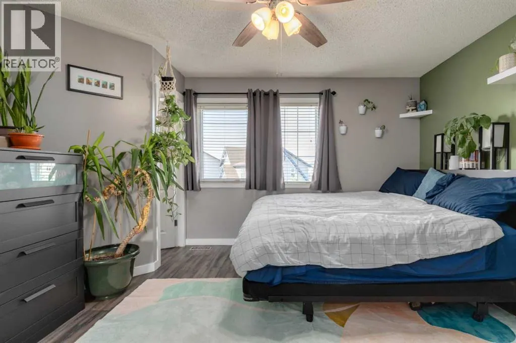 370 Elgin View SE
