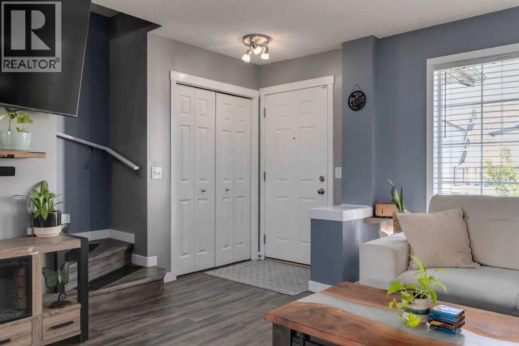 370 Elgin View SE