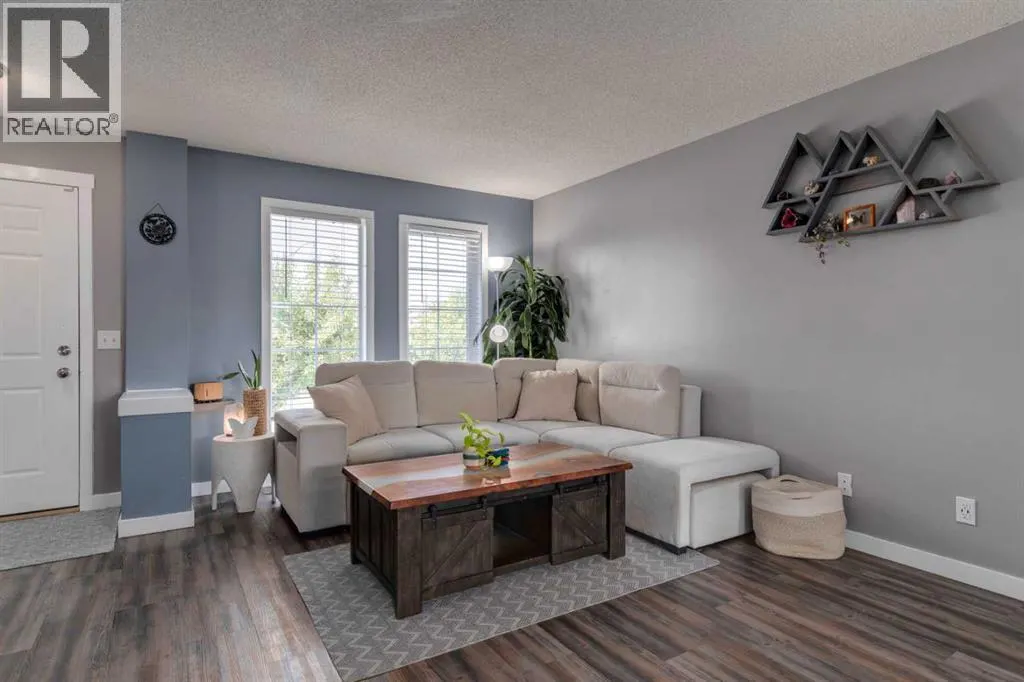 370 Elgin View SE