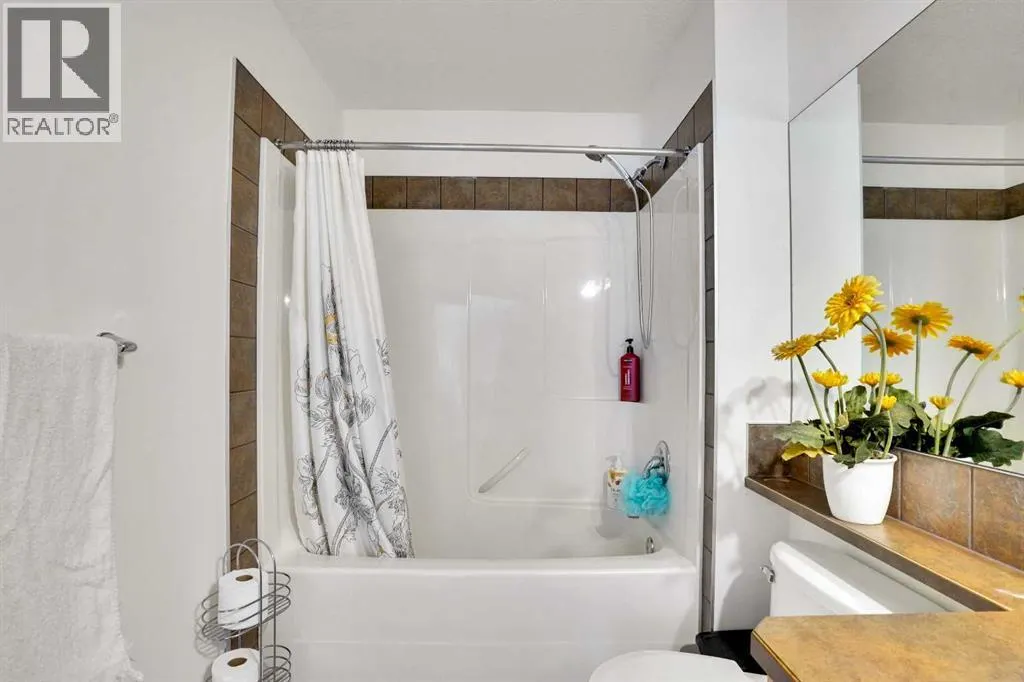 204 Covehaven Gardens NE