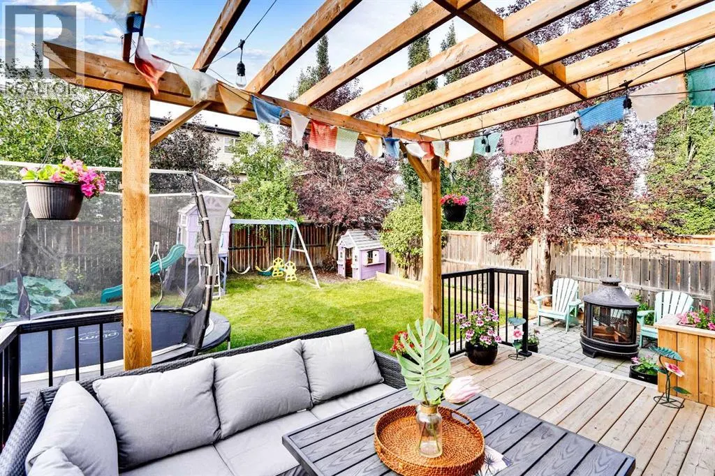 204 Covehaven Gardens NE