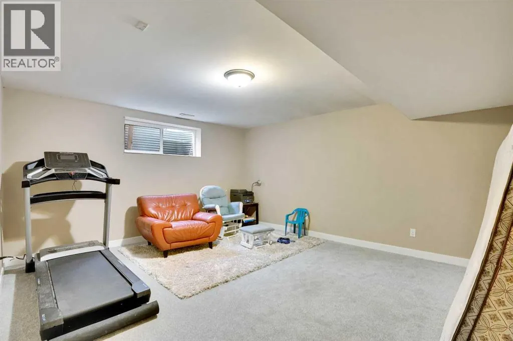 204 Covehaven Gardens NE