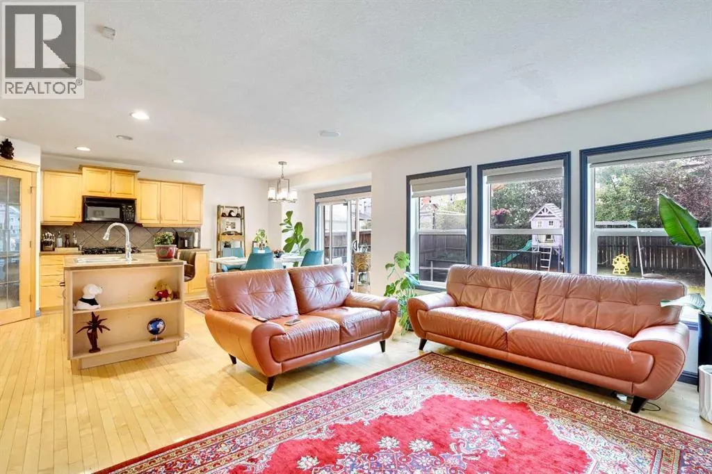 204 Covehaven Gardens NE