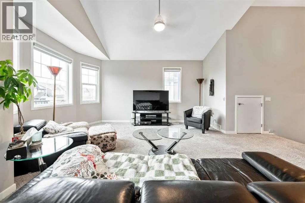 75 Fireside Crescent