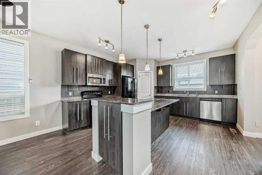 11 Skyview Springs Manor NE