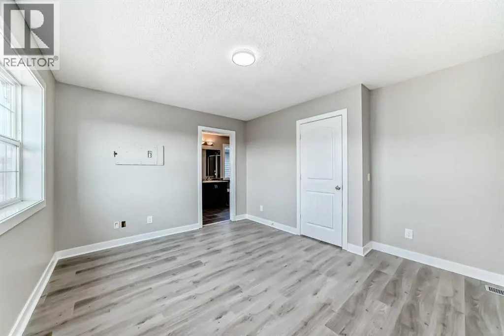 11 Skyview Springs Manor NE