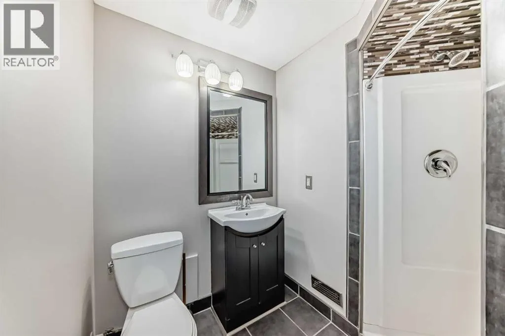 11 Skyview Springs Manor NE