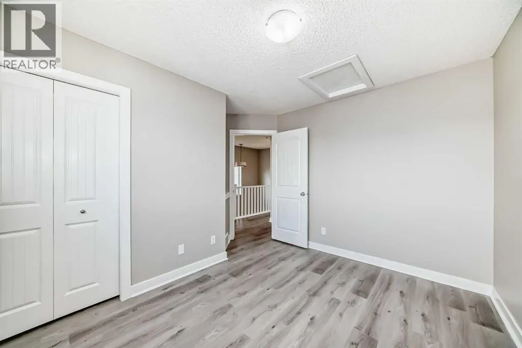 11 Skyview Springs Manor NE