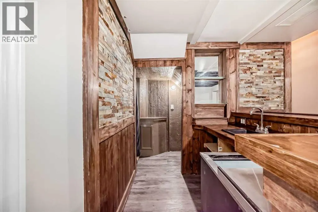 11 Skyview Springs Manor NE