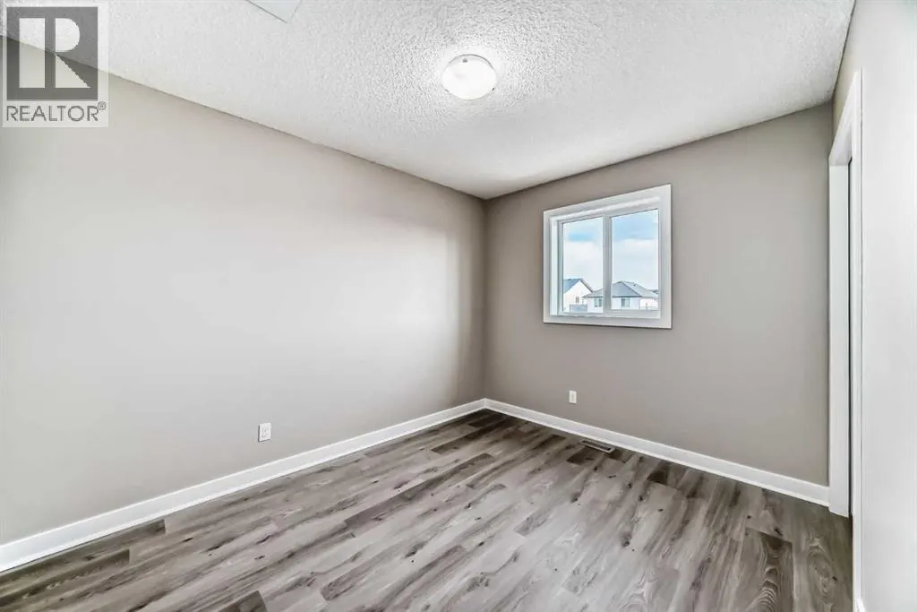 11 Skyview Springs Manor NE