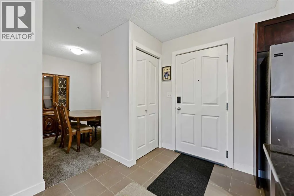 2212, 403 Mackenzie Way SW