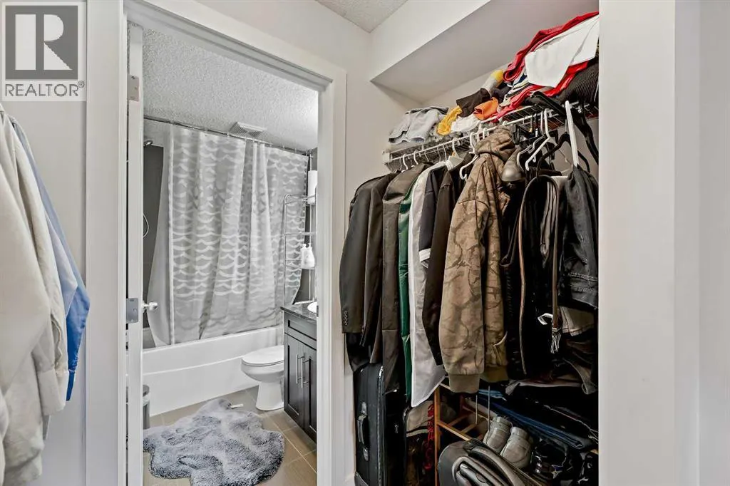 2212, 403 Mackenzie Way SW