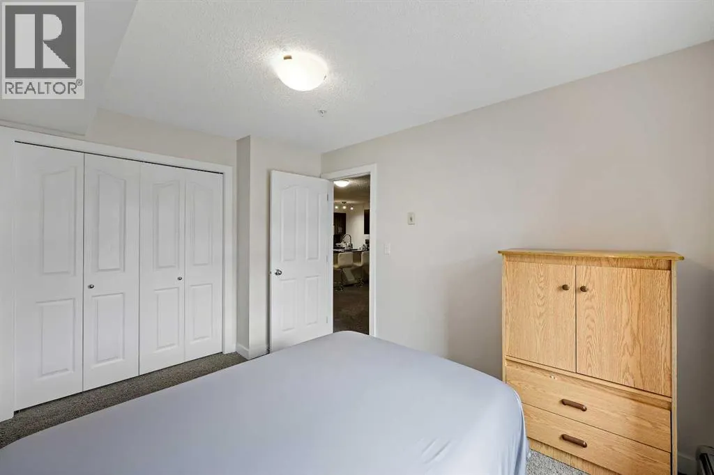 2212, 403 Mackenzie Way SW