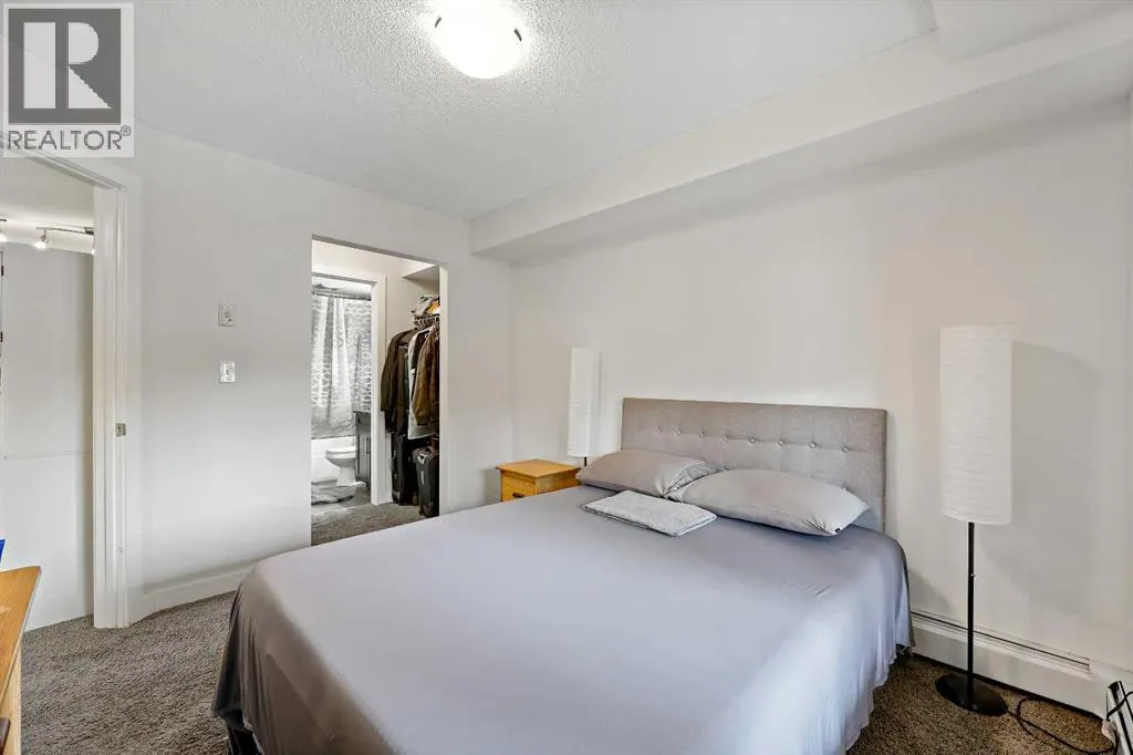 2212, 403 Mackenzie Way SW